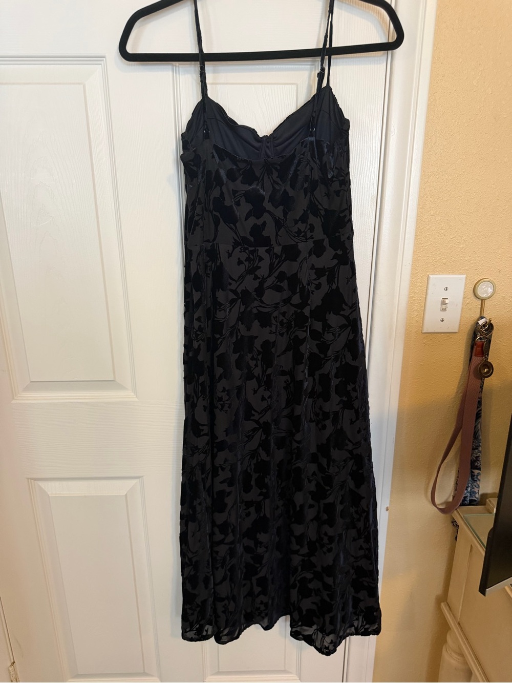 Astr Velvet Burnout Dark Blue Looks Black Maxi Slip Dress - Picture 2 of 5
